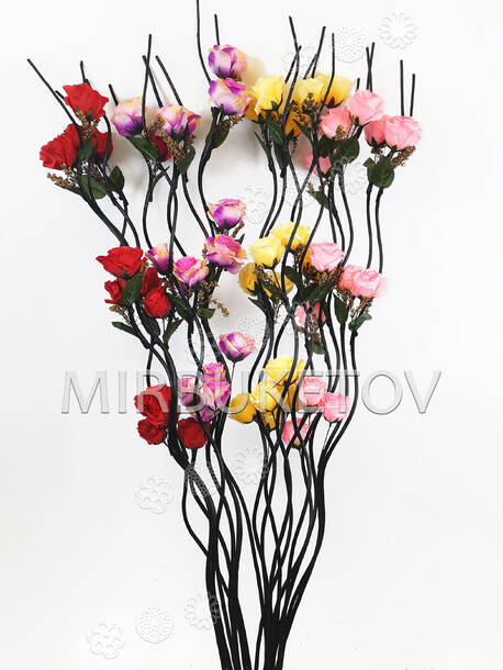 Ветка для декора спиральная, 3 Розы с листьями и добавками, 1.50 м